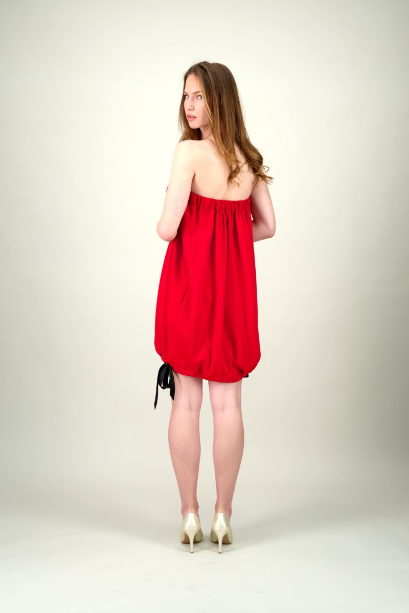 vitrine-bonbon-rouge-camille-dos